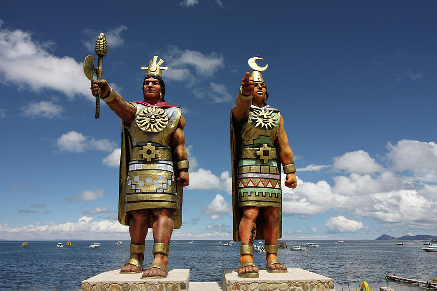 inca-statues-at-copacabana-bolivia-aidan-moran